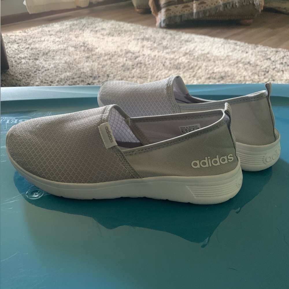Adidas slip on